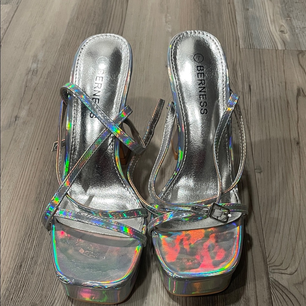 Berness Women's Silver Holographic Strappy Heels
